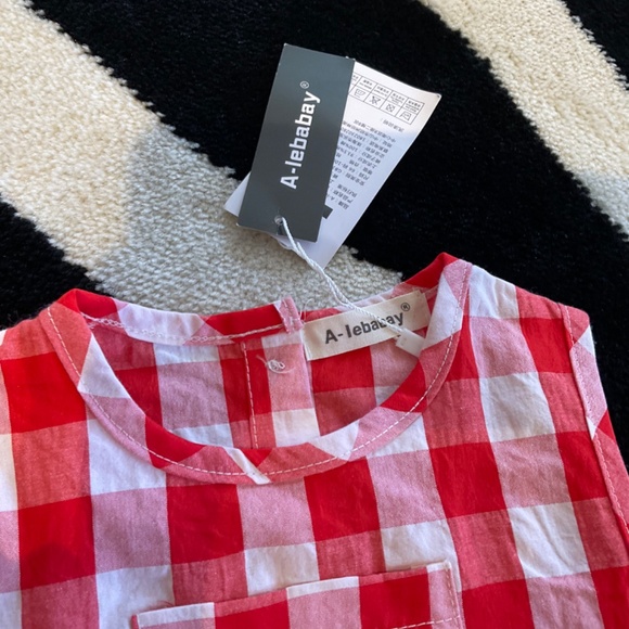 Red gingham romper with bonnet - Picture 3 of 4